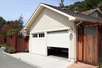 Golden Garage Door Service East Bridgewater, MA 508-687-4803 - abt-cont-gr-18m